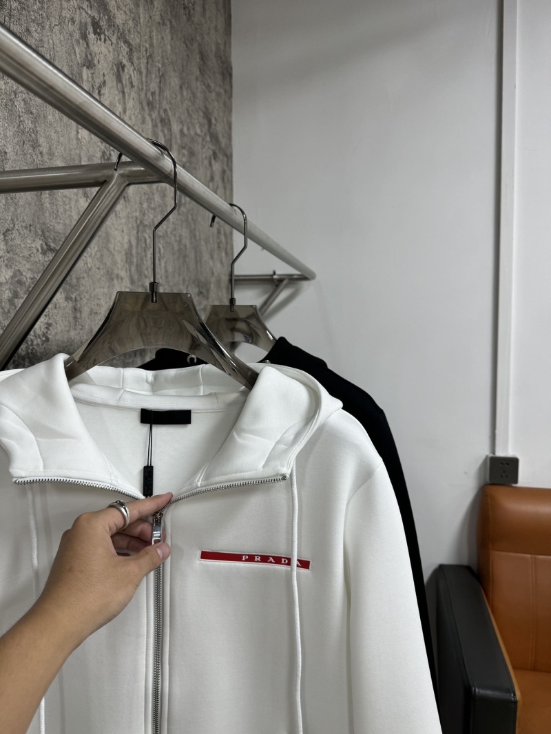 Pra*a outwear